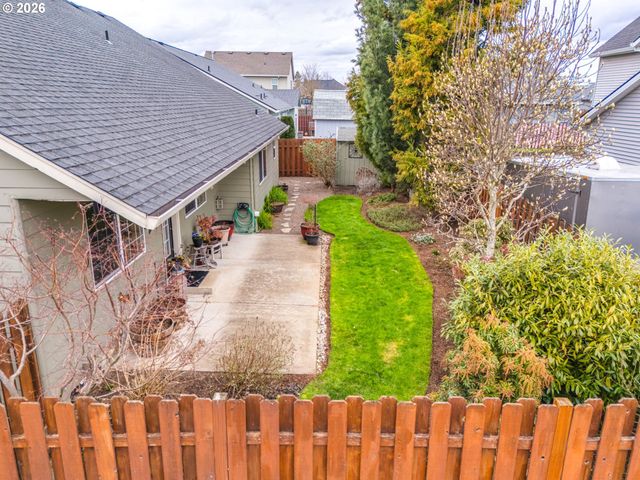 1088 S SYCAMORE St, Canby, OR 97013