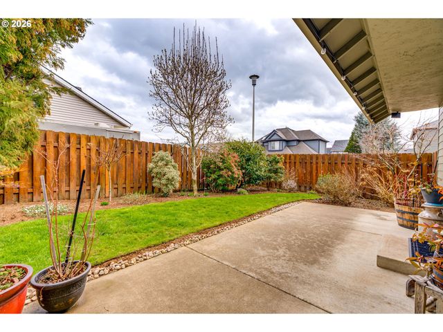 1088 S SYCAMORE St, Canby, OR 97013