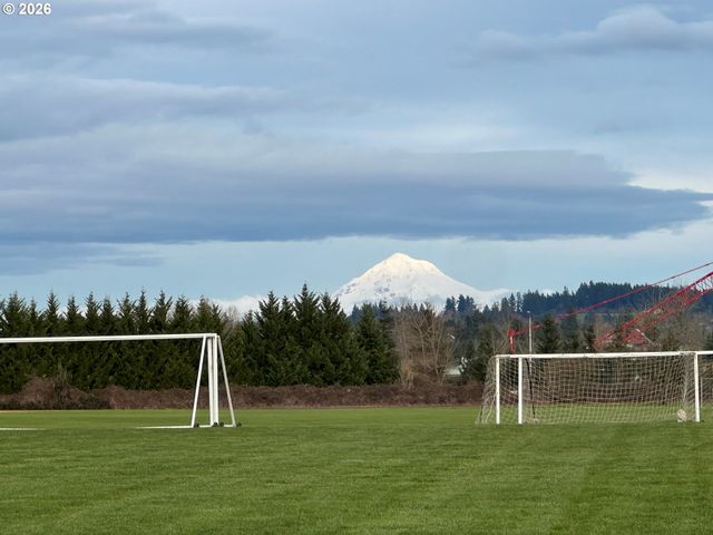 1088 S SYCAMORE St, Canby, OR 97013