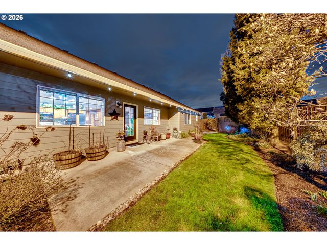 1088 S SYCAMORE St, Canby, OR 97013