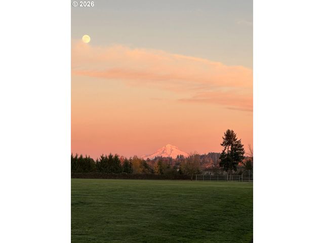 1088 S SYCAMORE St, Canby, OR 97013