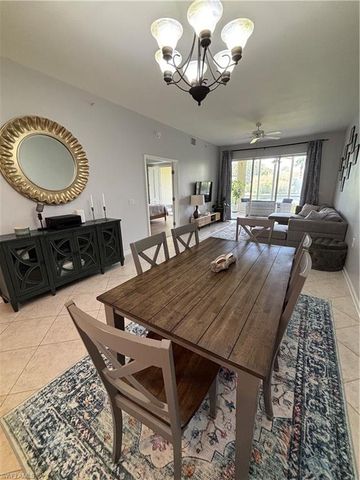 6820 Beach Resort DR 11, Naples, FL 34114