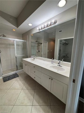 6820 Beach Resort DR 11, Naples, FL 34114