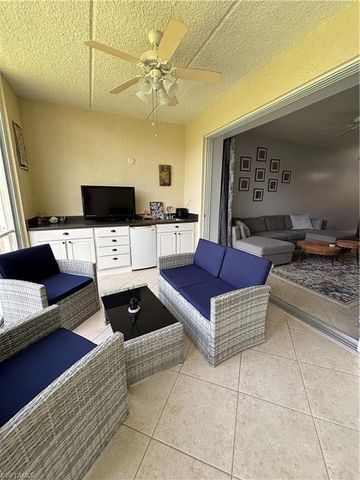 6820 Beach Resort DR 11, Naples, FL 34114