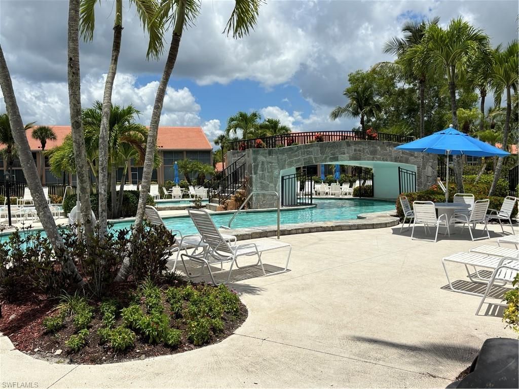 6820 Beach Resort DR 11, Naples, FL 34114