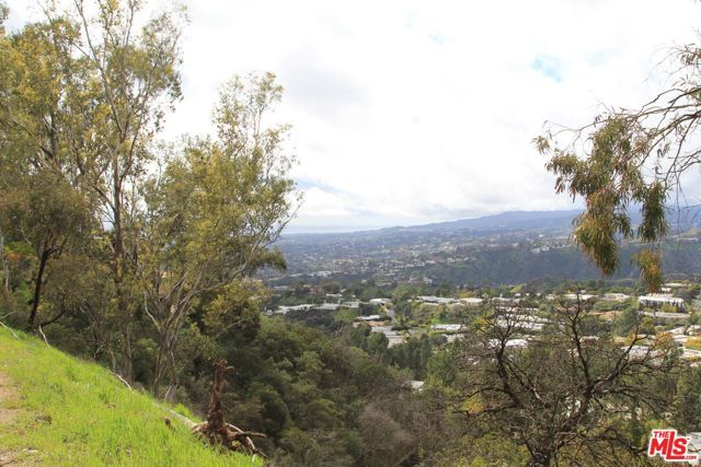 9100 Crescent Drive, Los Angeles, CA 90046