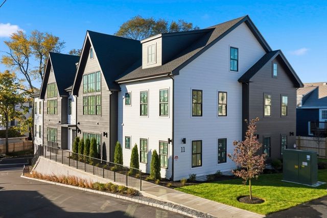 11 Boynton St. 203, Swampscott, MA 01907