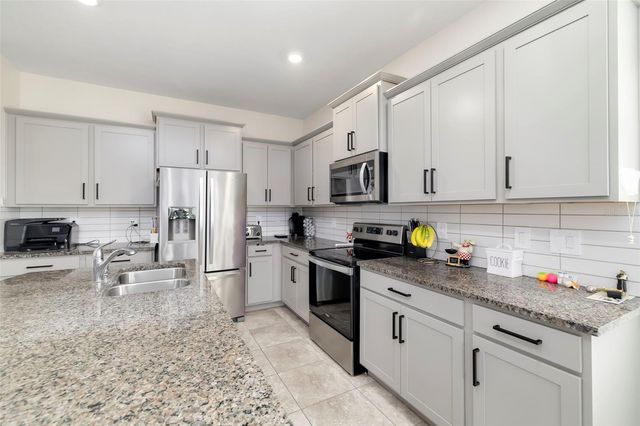 6593 SERENITY FALLS LN, Sarasota, FL 34240