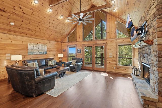 175 Stuart Drive, Mineral Bluff, GA 30559
