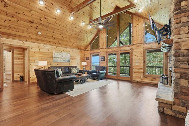 175 Stuart Drive, Mineral Bluff, GA 30559