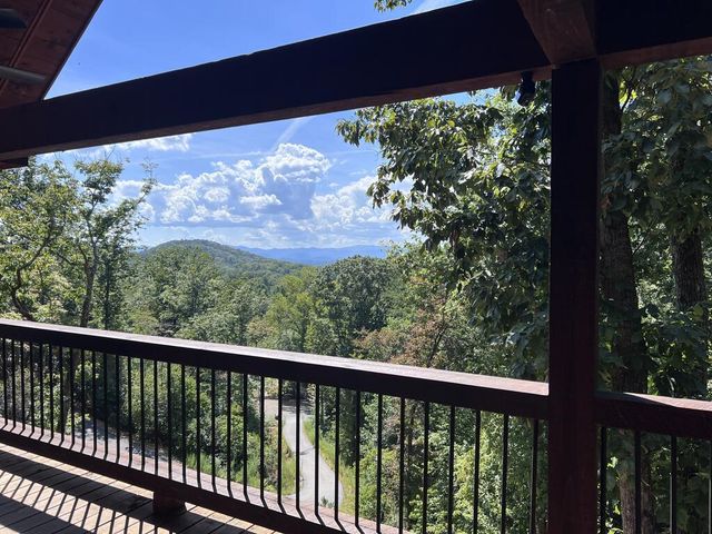 175 Stuart Drive, Mineral Bluff, GA 30559