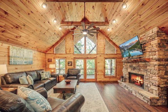 175 Stuart Drive, Mineral Bluff, GA 30559