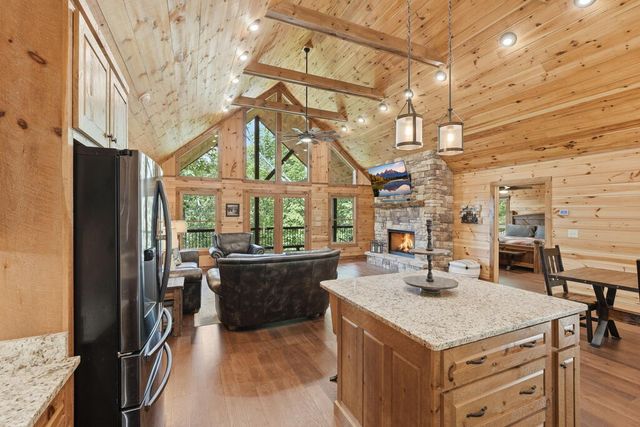 175 Stuart Drive, Mineral Bluff, GA 30559