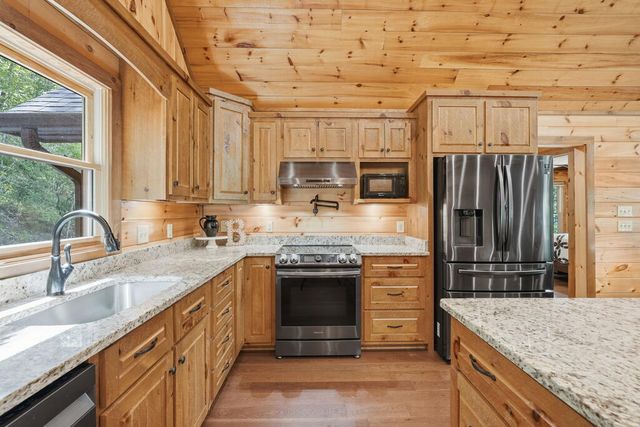 175 Stuart Drive, Mineral Bluff, GA 30559
