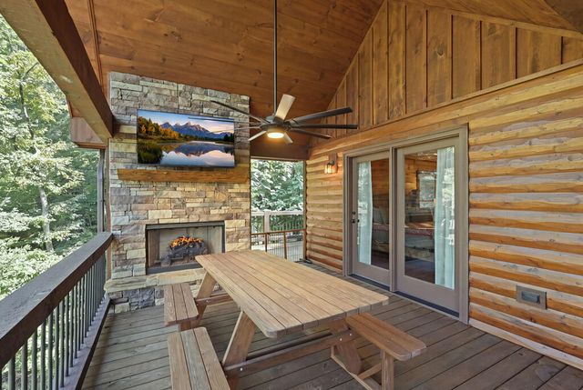 175 Stuart Drive, Mineral Bluff, GA 30559