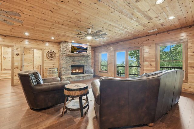 175 Stuart Drive, Mineral Bluff, GA 30559