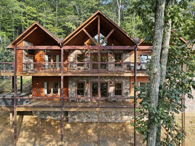 175 Stuart Drive, Mineral Bluff, GA 30559
