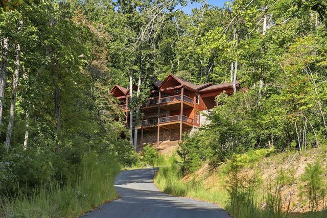 175 Stuart Drive, Mineral Bluff, GA 30559