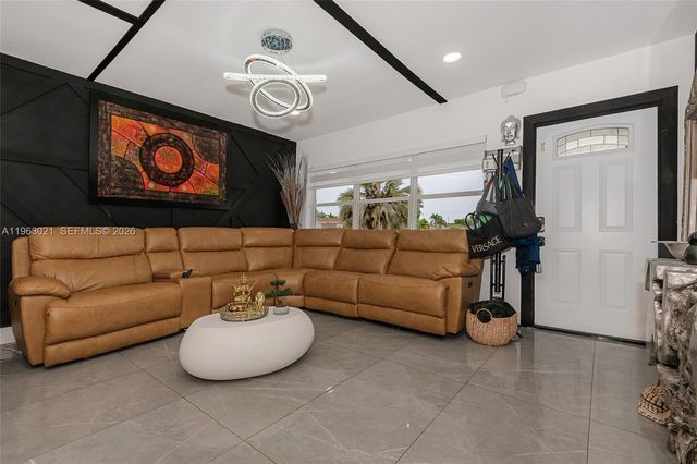 200 SW 69th Terrace, Pembroke Pines, FL 33023