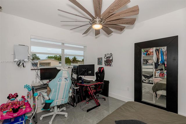 200 SW 69th Terrace, Pembroke Pines, FL 33023