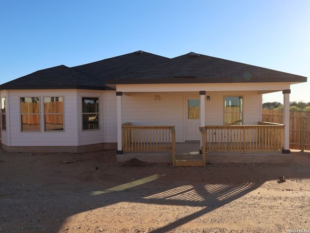 17442 Buffalo Grass Lane, Elmendorf, TX 78112