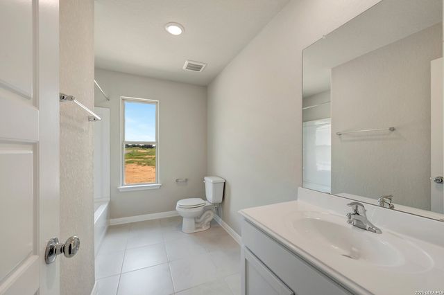 17442 Buffalo Grass Lane, Elmendorf, TX 78112