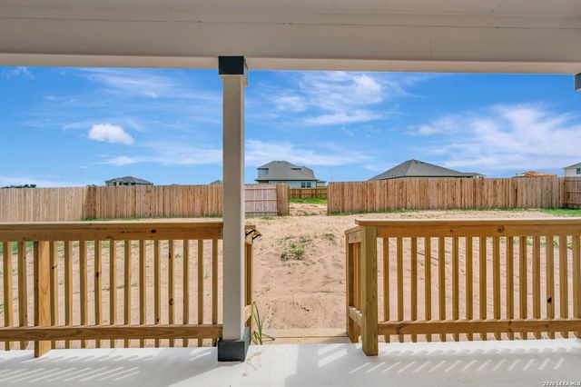 17442 Buffalo Grass Lane, Elmendorf, TX 78112