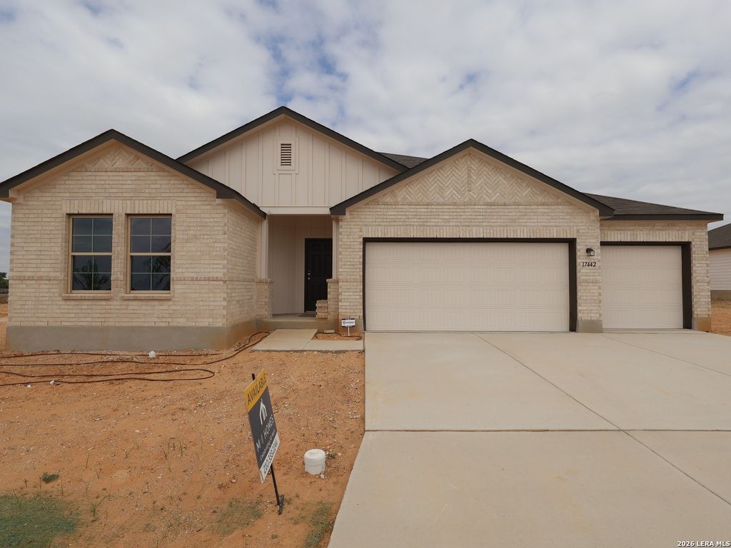 17442 Buffalo Grass Lane, Elmendorf, TX 78112