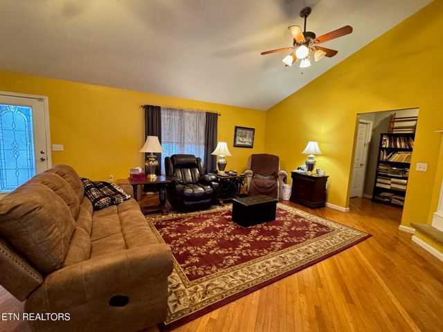 1044 Ackia Drive, Crossville, TN 38572