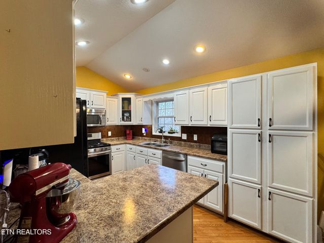 1044 Ackia Drive, Crossville, TN 38572