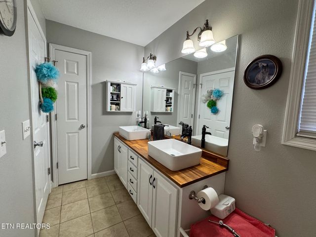 1044 Ackia Drive, Crossville, TN 38572