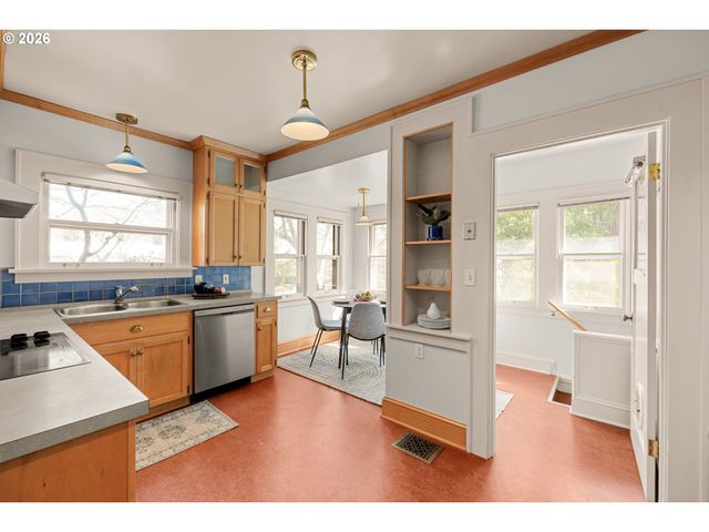 3444 Ne 16TH Ave, Portland, OR 97212