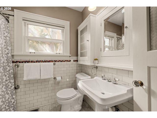 3444 Ne 16TH Ave, Portland, OR 97212