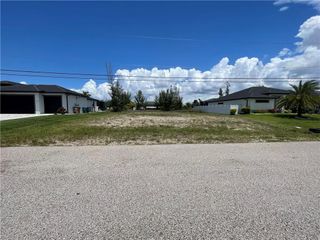 2111 SW 17th PL, Cape Coral, FL 33991