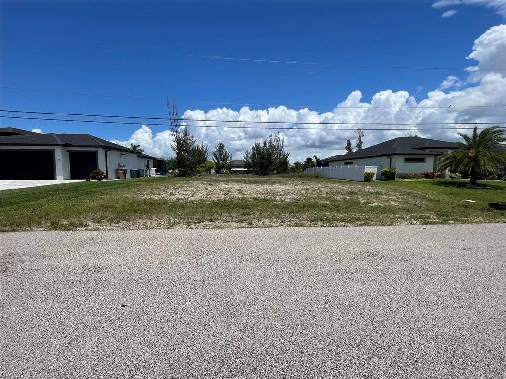 2111 SW 17th PL, CAPE CORAL, FL 33991 — exterior