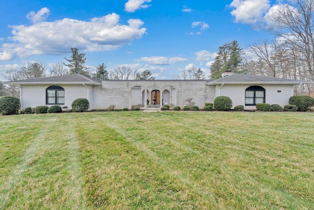 200 Bonbrook Mill RD, Rocky Mount, VA 24151