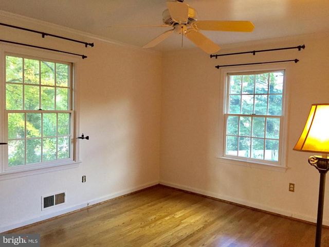 7510 CAYUGA AVE, Bethesda, MD 20817