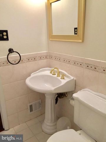 7510 CAYUGA AVE, Bethesda, MD 20817