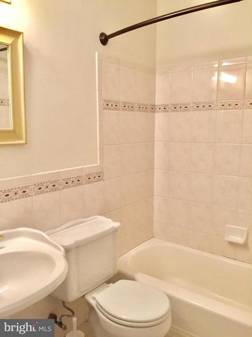 7510 CAYUGA AVE, Bethesda, MD 20817