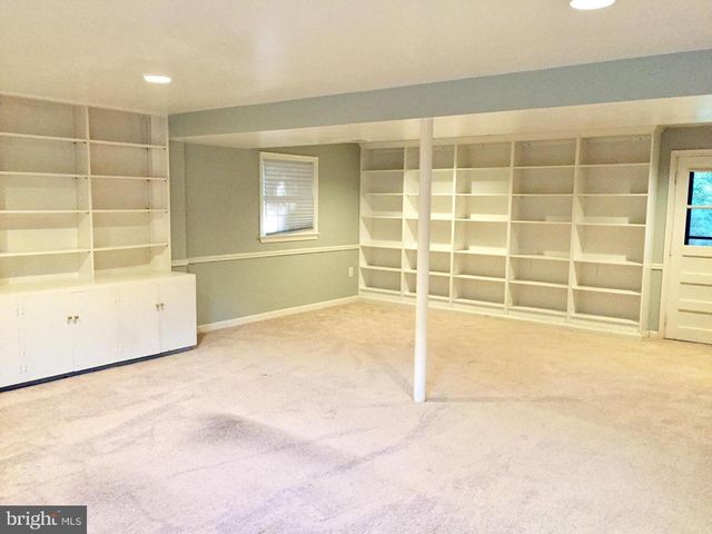 7510 CAYUGA AVE, Bethesda, MD 20817