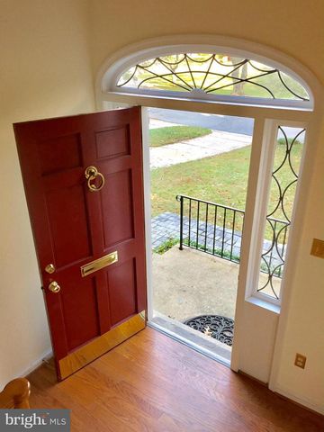 7510 CAYUGA AVE, Bethesda, MD 20817