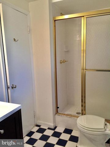 7510 CAYUGA AVE, Bethesda, MD 20817