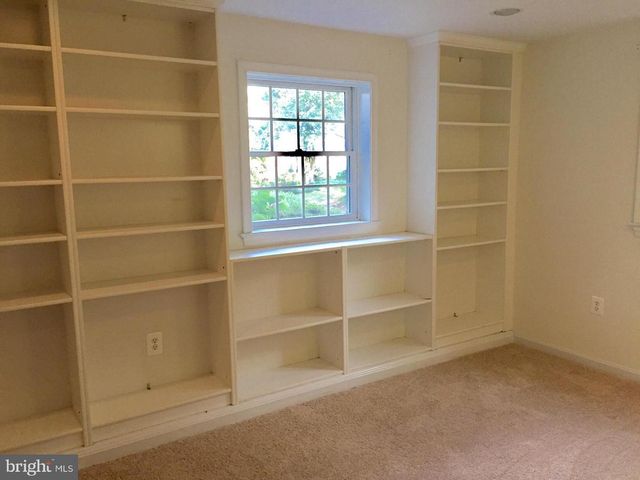 7510 CAYUGA AVE, Bethesda, MD 20817