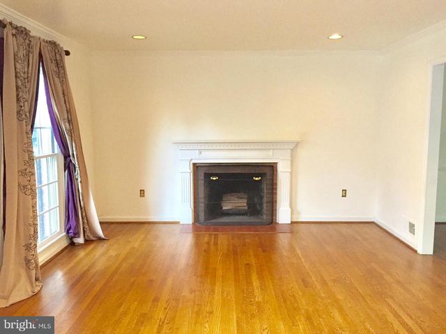 7510 CAYUGA AVE, Bethesda, MD 20817