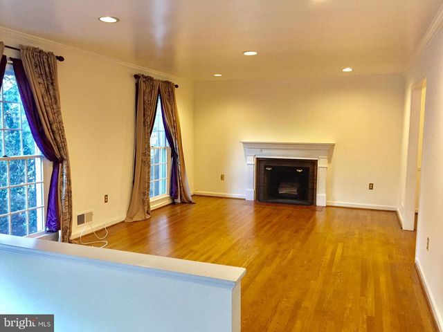 7510 CAYUGA AVE, Bethesda, MD 20817