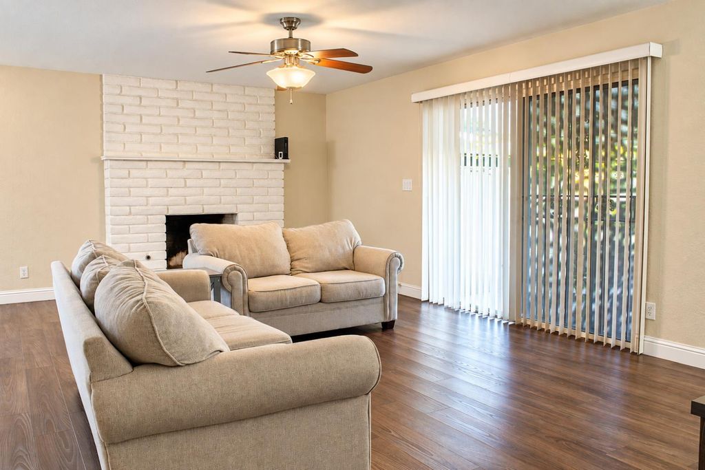 Image 11 of property listing at 2139 Hicks Street, Selma, CA 93662