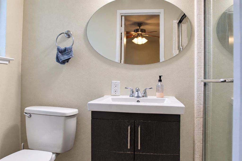 Image 13 of property listing at 2139 Hicks Street, Selma, CA 93662
