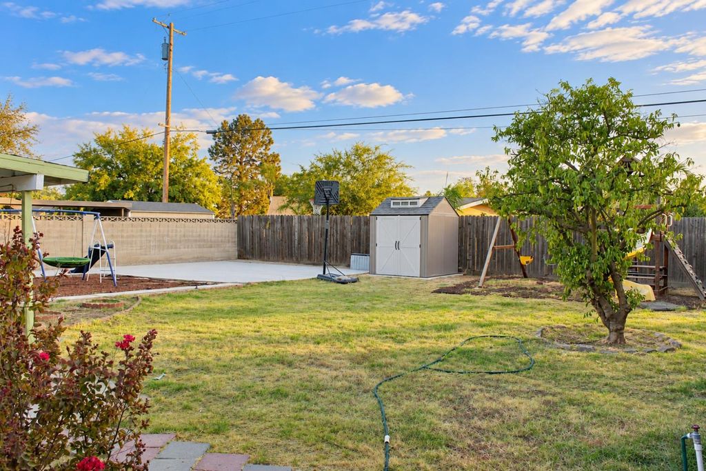 Image 20 of property listing at 2139 Hicks Street, Selma, CA 93662