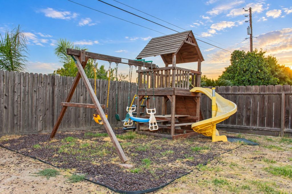 Image 21 of property listing at 2139 Hicks Street, Selma, CA 93662