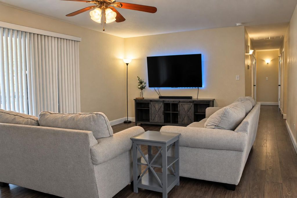 Image 4 of property listing at 2139 Hicks Street, Selma, CA 93662